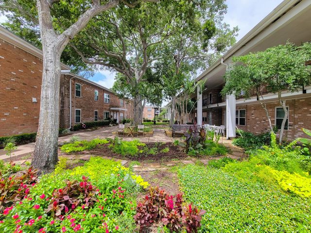 3535 Nasa Rd 1 78, Seabrook, TX 77586
