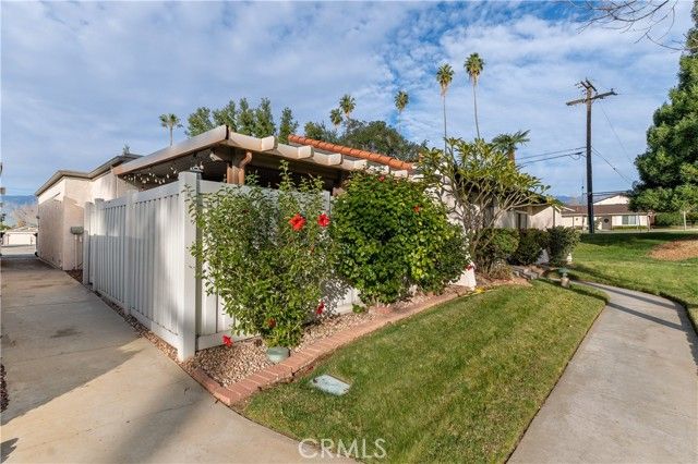 1592 Christopher Ln, Redlands, CA 92374