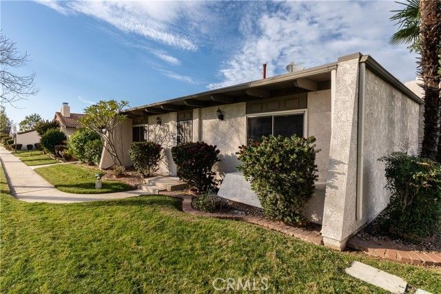 1592 Christopher Ln, Redlands, CA 92374