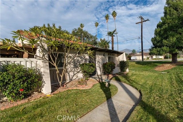 1592 Christopher Ln, Redlands, CA 92374