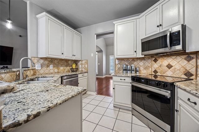 507 Mattie Lane, Lake Dallas, TX 75065