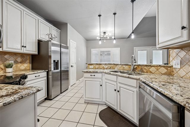 507 Mattie Lane, Lake Dallas, TX 75065
