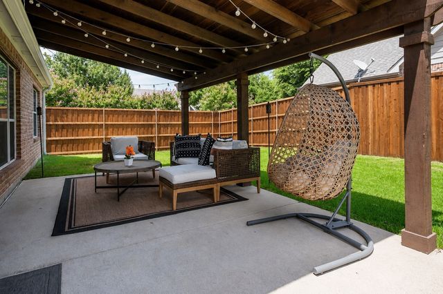 507 Mattie Lane, Lake Dallas, TX 75065