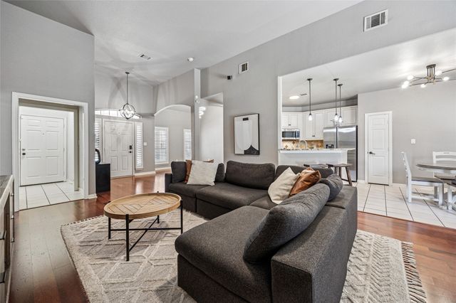 507 Mattie Lane, Lake Dallas, TX 75065