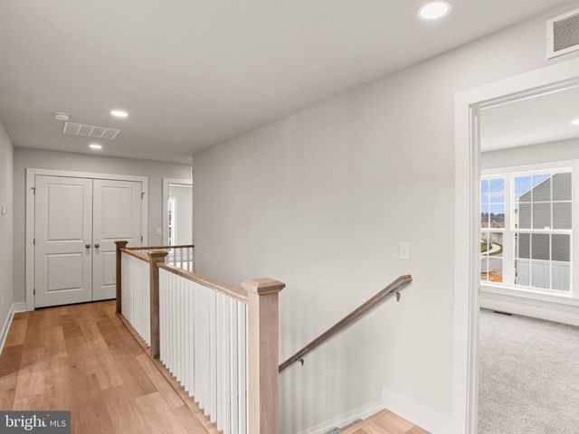 3107 OVERLOOK DR, Mechanicsburg, PA 17055