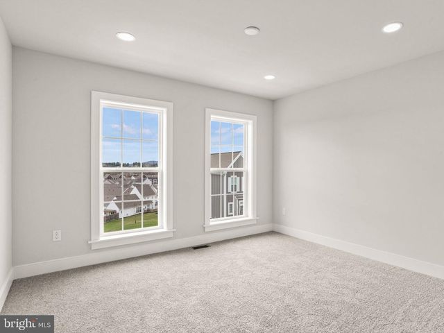 3107 OVERLOOK DR, Mechanicsburg, PA 17055