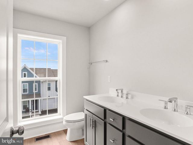 3107 OVERLOOK DR, Mechanicsburg, PA 17055