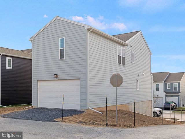 3107 OVERLOOK DR, Mechanicsburg, PA 17055
