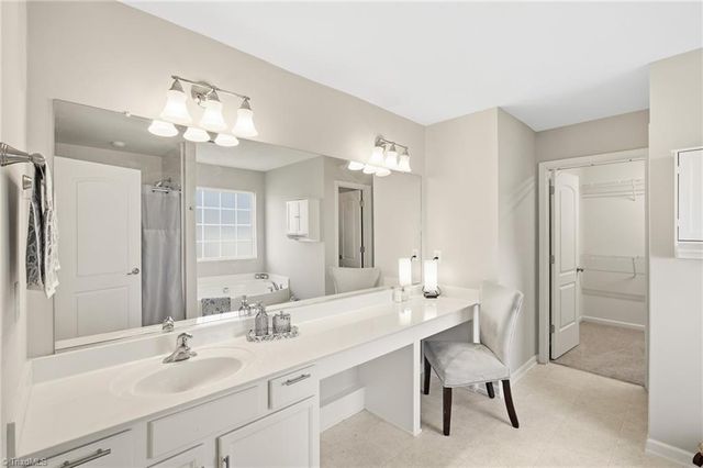 438 Shady Grove Court, Winston-salem, NC 27103