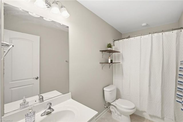 438 Shady Grove Court, Winston-salem, NC 27103