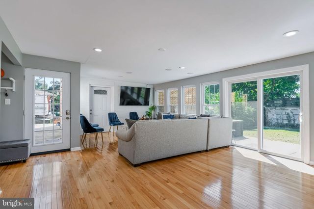 1505 FOREST LN, Woodbridge, VA 22191