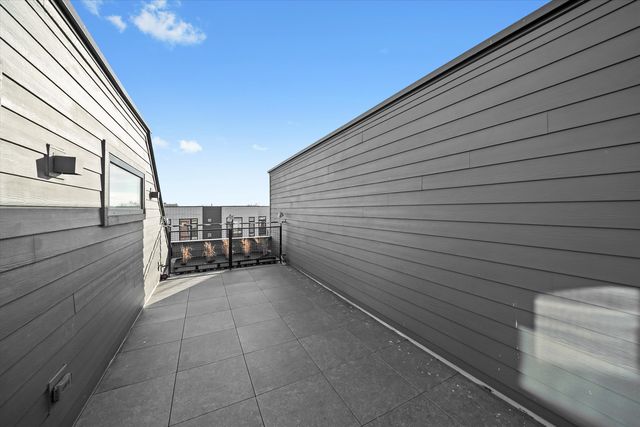 3206 N KEELER Avenue, Chicago, IL 60641