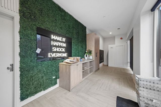 3206 N KEELER Avenue, Chicago, IL 60641