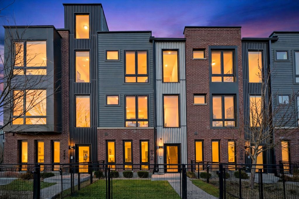 3206 N KEELER Avenue, Chicago, IL 60641