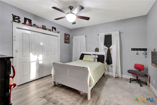 114 S WASHINGTON, El Campo, TX 77437