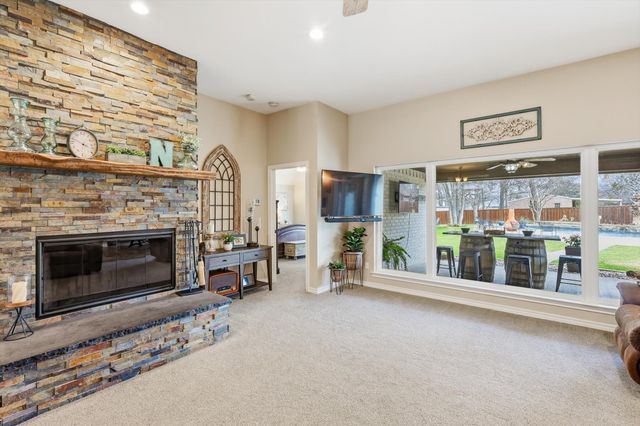 312 Lakeside Oaks Circle, Lakeside, TX 76135