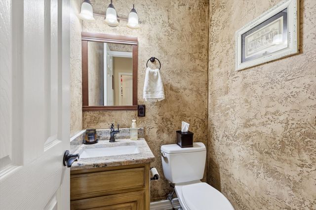 312 Lakeside Oaks Circle, Lakeside, TX 76135