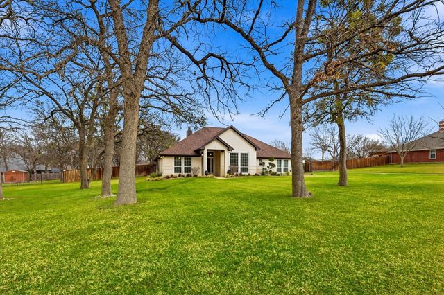 312 Lakeside Oaks Circle, Lakeside, TX 76135