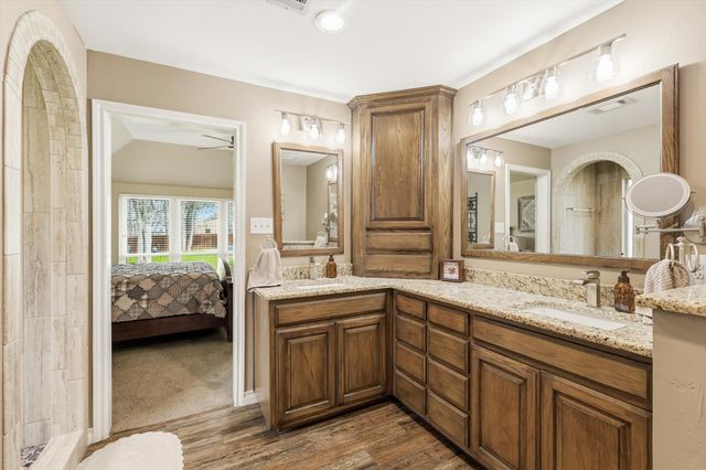 312 Lakeside Oaks Circle, Lakeside, TX 76135