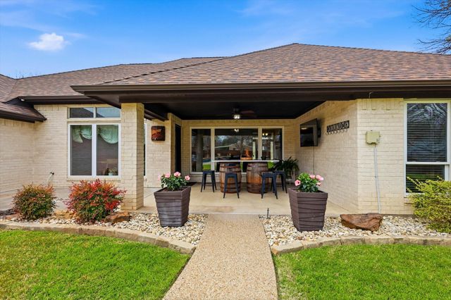 312 Lakeside Oaks Circle, Lakeside, TX 76135