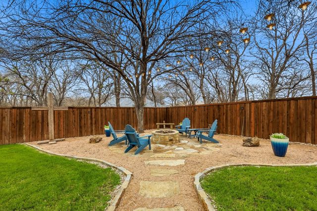 312 Lakeside Oaks Circle, Lakeside, TX 76135