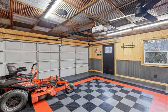 312 Lakeside Oaks Circle, Lakeside, TX 76135