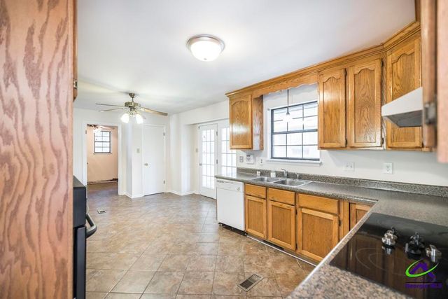 102 Pine Glen Court, Centerville, GA 31028