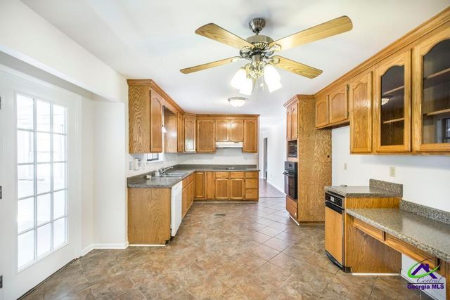 102 Pine Glen Court, Centerville, GA 31028