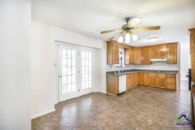 102 Pine Glen Court, Centerville, GA 31028