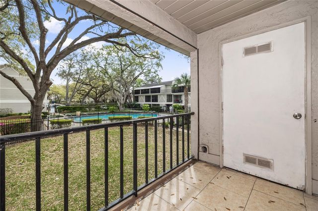 14414 REUTER STRASSE CIRCLE 212, Tampa, FL 33613