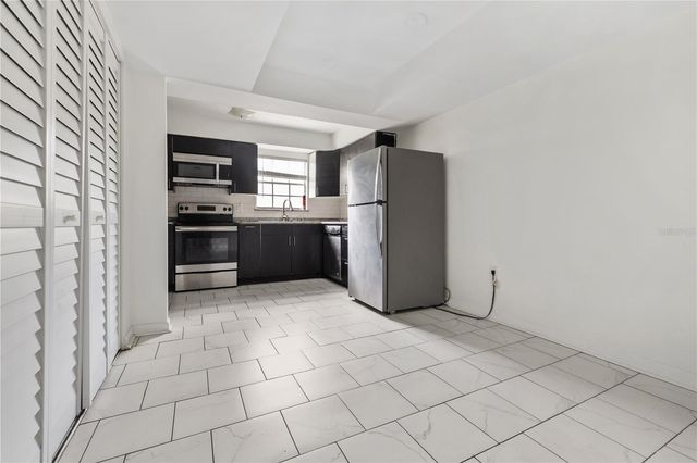 14414 REUTER STRASSE CIRCLE 212, Tampa, FL 33613