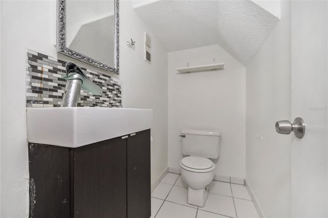 14414 REUTER STRASSE CIRCLE 212, Tampa, FL 33613