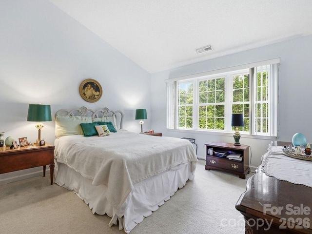 135 Ewarts Pond Road, Hendersonville, NC 28739