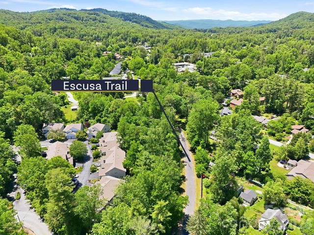 135 Ewarts Pond Road, Hendersonville, NC 28739
