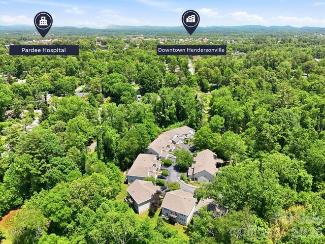 135 Ewarts Pond Road, Hendersonville, NC 28739