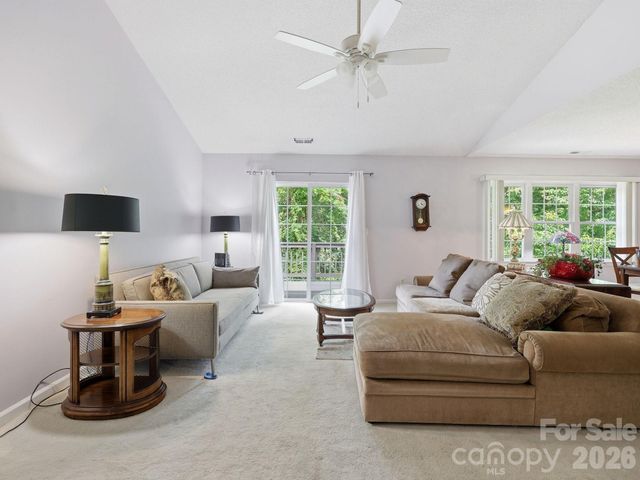 135 Ewarts Pond Road, Hendersonville, NC 28739