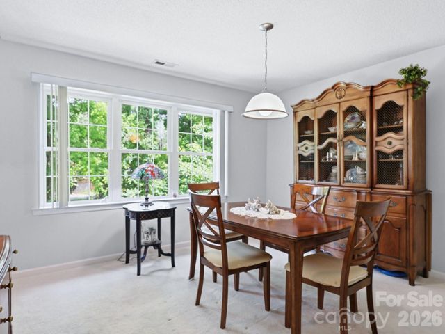 135 Ewarts Pond Road, Hendersonville, NC 28739