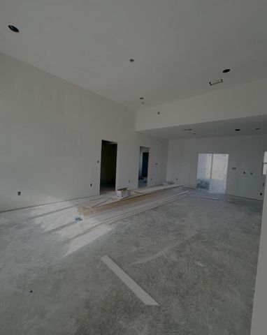 68 E 17th Street, San Angelo, TX 76903