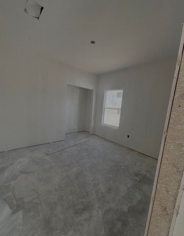 68 E 17th Street, San Angelo, TX 76903