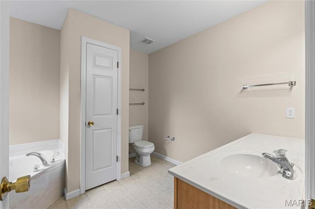 1703 Jacobs Pillow Drive, St Peters, MO 63376