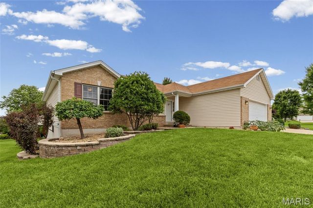 1703 Jacobs Pillow Drive, St Peters, MO 63376