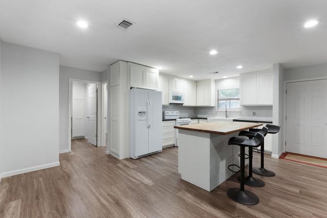 1206 Sherrard ST, Burnet, TX 78611
