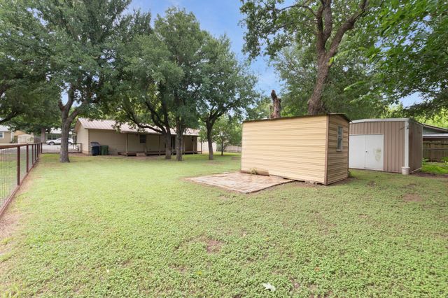 1206 Sherrard ST, Burnet, TX 78611