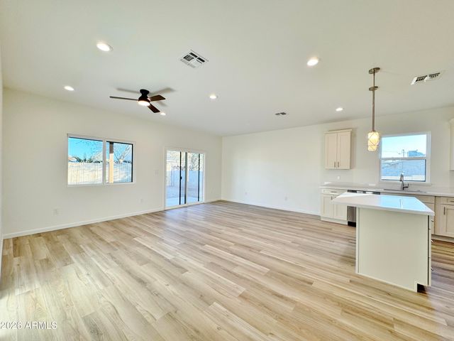 8980 W CORONADO Drive, Arizona City, AZ 85123