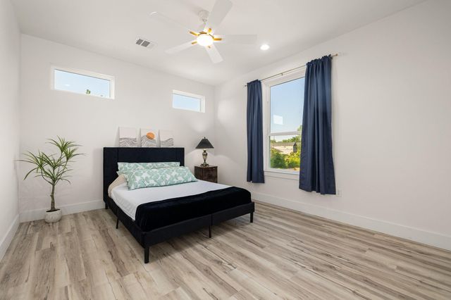 1306 Grove Street, Houston, TX 77020