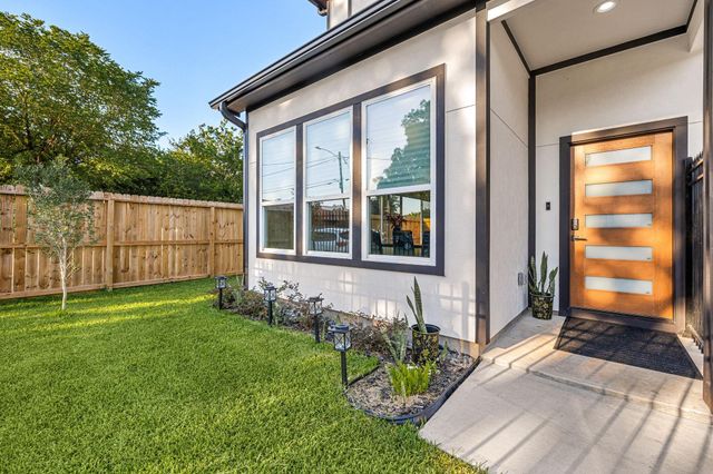 1306 Grove Street, Houston, TX 77020