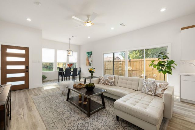 1306 Grove Street, Houston, TX 77020