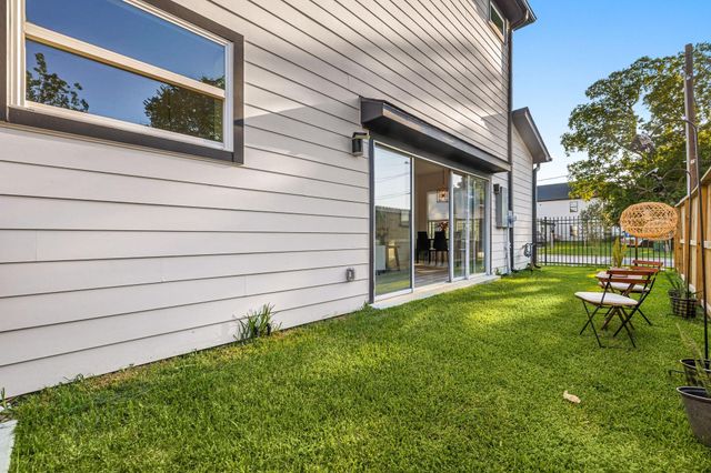 1306 Grove Street, Houston, TX 77020