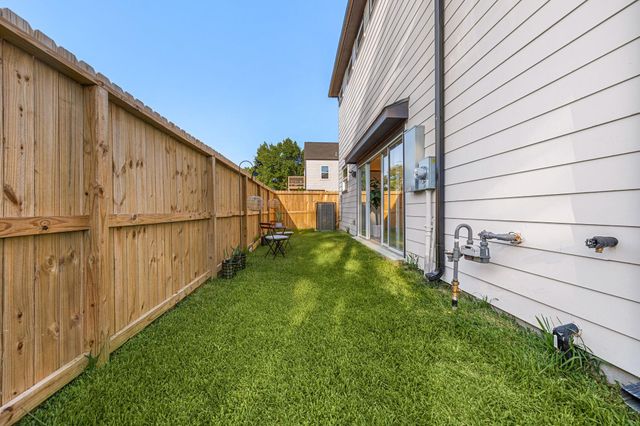 1306 Grove Street, Houston, TX 77020