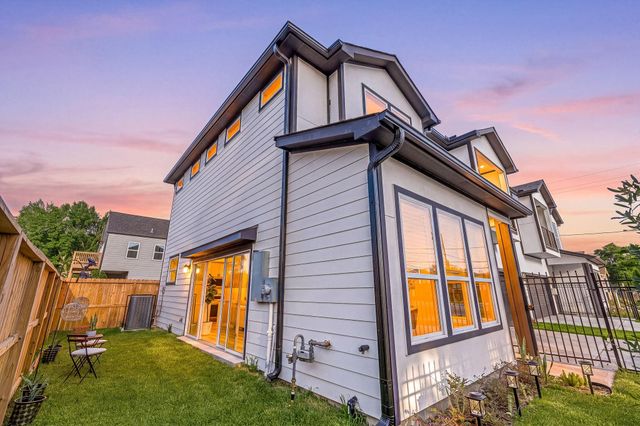 1306 Grove Street, Houston, TX 77020